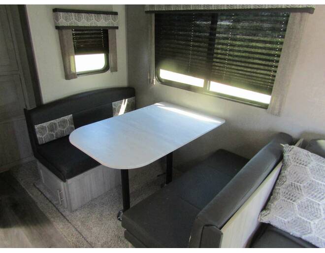 2022 Coachmen Catalina Legacy Edition 243RBS Travel Trailer at H&K Camper Sales STOCK# nu040782 Photo 10