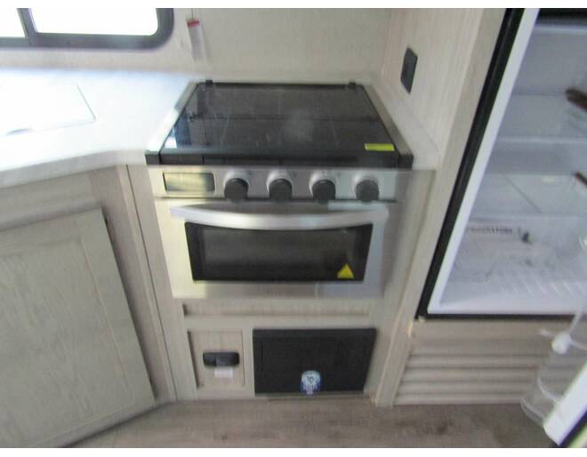 2022 Coachmen Catalina Legacy Edition 243RBS Travel Trailer at H&K Camper Sales STOCK# nu040782 Photo 13