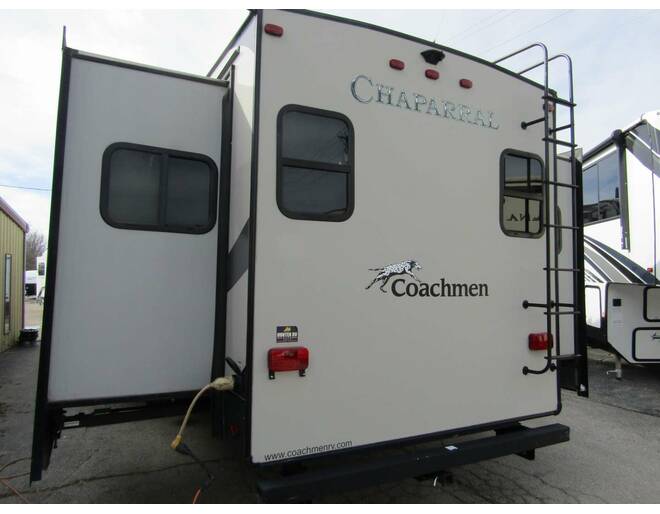 2018 Coachmen Chaparral 381RD Fifth Wheel at H&K Camper Sales STOCK# 2018381rd Photo 4