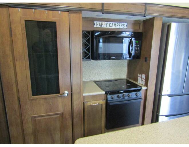 2018 Coachmen Chaparral 381RD Fifth Wheel at H&K Camper Sales STOCK# 2018381rd Photo 9
